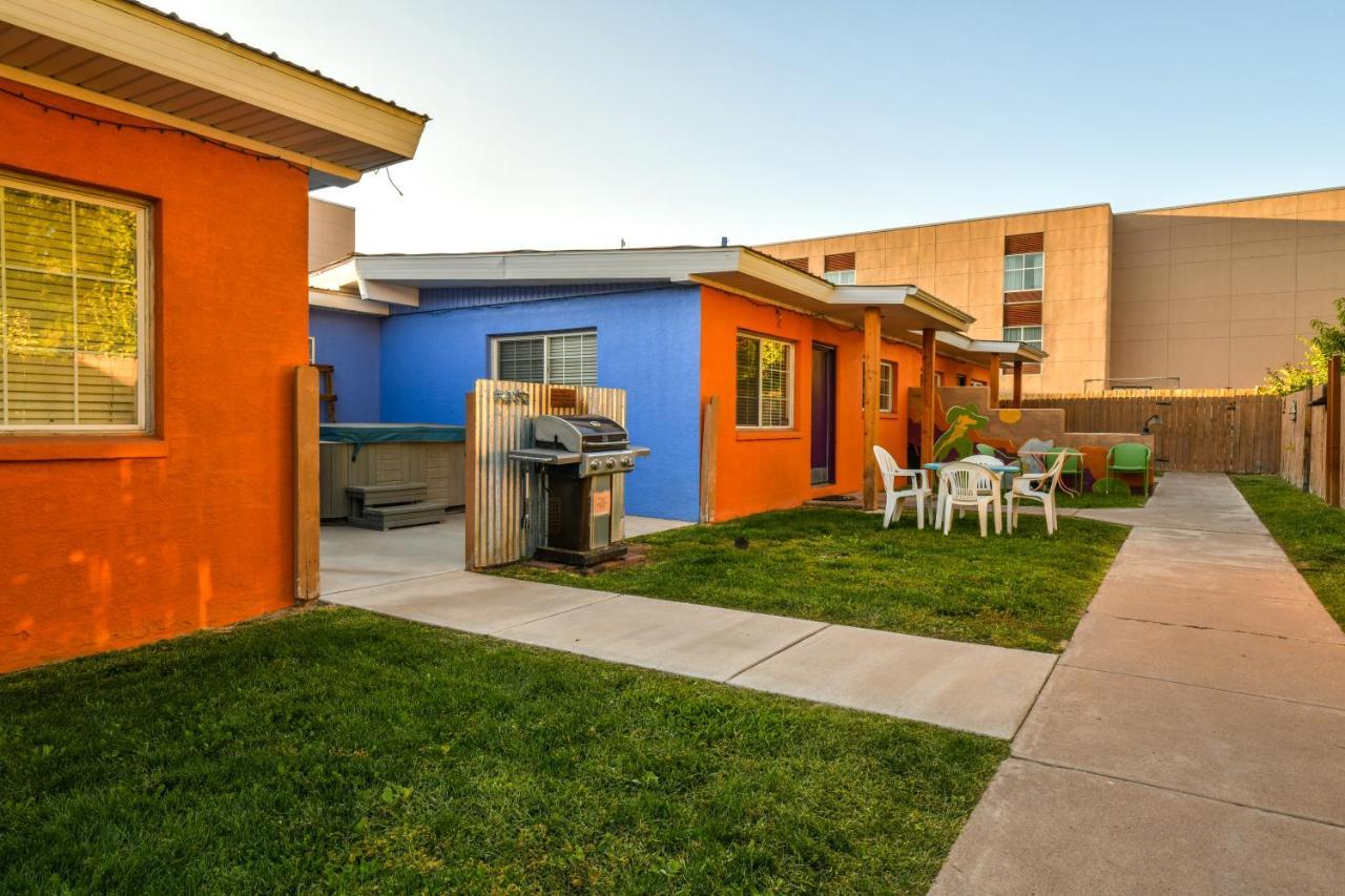 Inn 1 - Downtown 1 Bedroom Unit, Sleeps 6 With Shared Hot Tub Moab Exterior photo