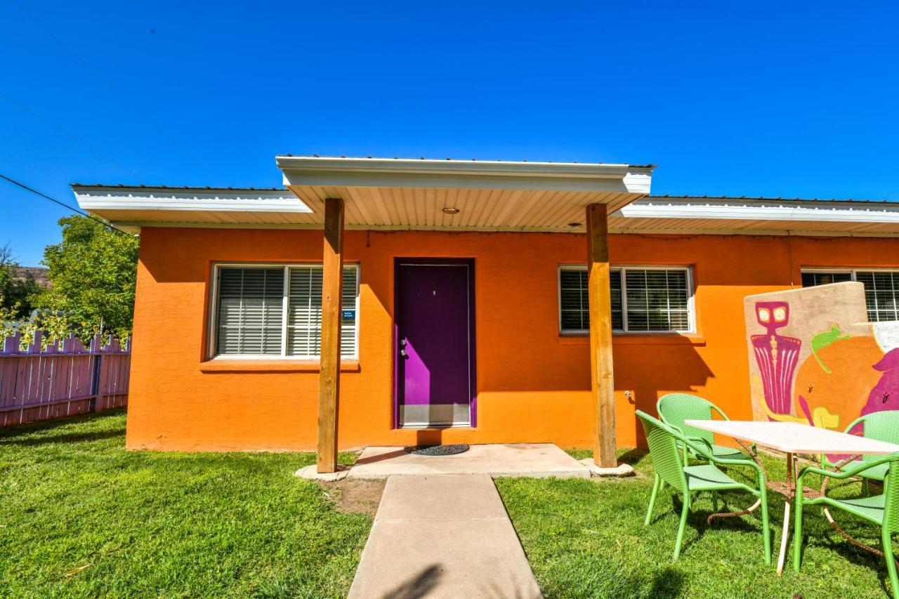 Inn 1 - Downtown 1 Bedroom Unit, Sleeps 6 With Shared Hot Tub Moab Exterior photo